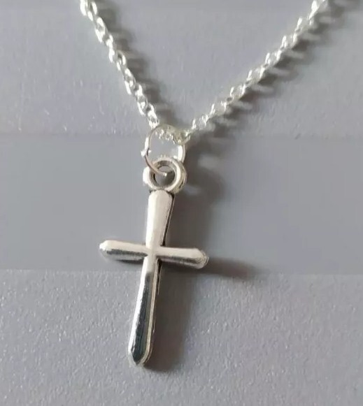 Silver Tone Cross On A silver Plated  Necklace Approx 18 Inches