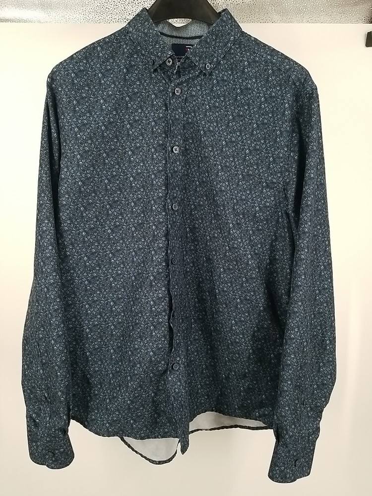 International Report Long Sleeve Button Up Micro Touch Mens Large L