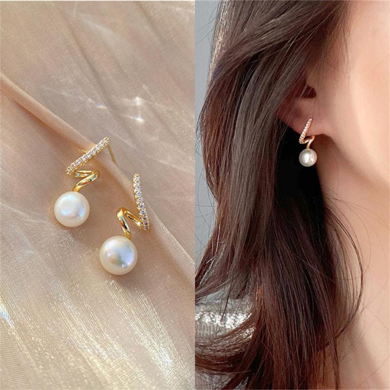 2024 Korean Simple Temperament Circle Pearl Earrings Fashion Small Versatile Ear
