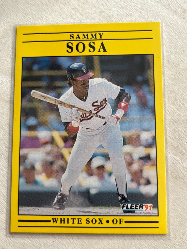 1991 Fleer Error Sammy Sosa Baseball Card - Chicago White Sox Rookie Rare
