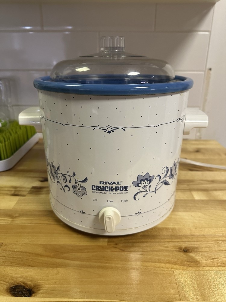 Vintage Blue Floral Crockpot Slow Cooker 3.5 Quart Rival Model 3100