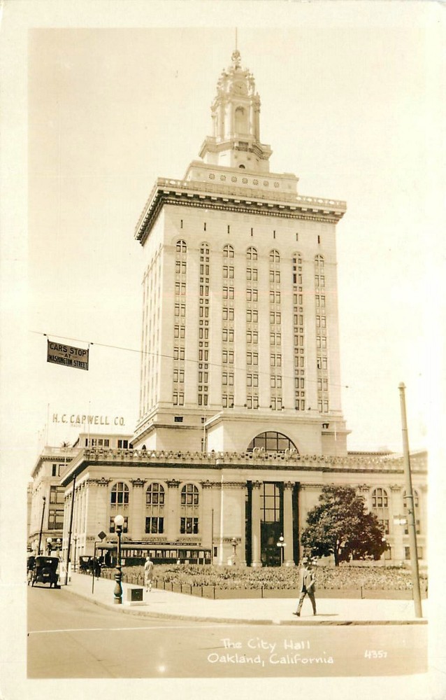 1930s Oakland California City Hall people automobiles RPPC Postcard 25-3916