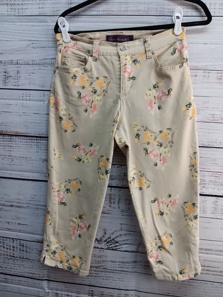 Gloria Vanderbilt Women's Amanda Capri Pants Flower Print 4-Petite Size
