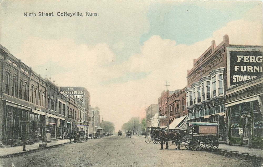 1909 Coffeyville Kansas Ninth Street Kress Postcard 25-1862