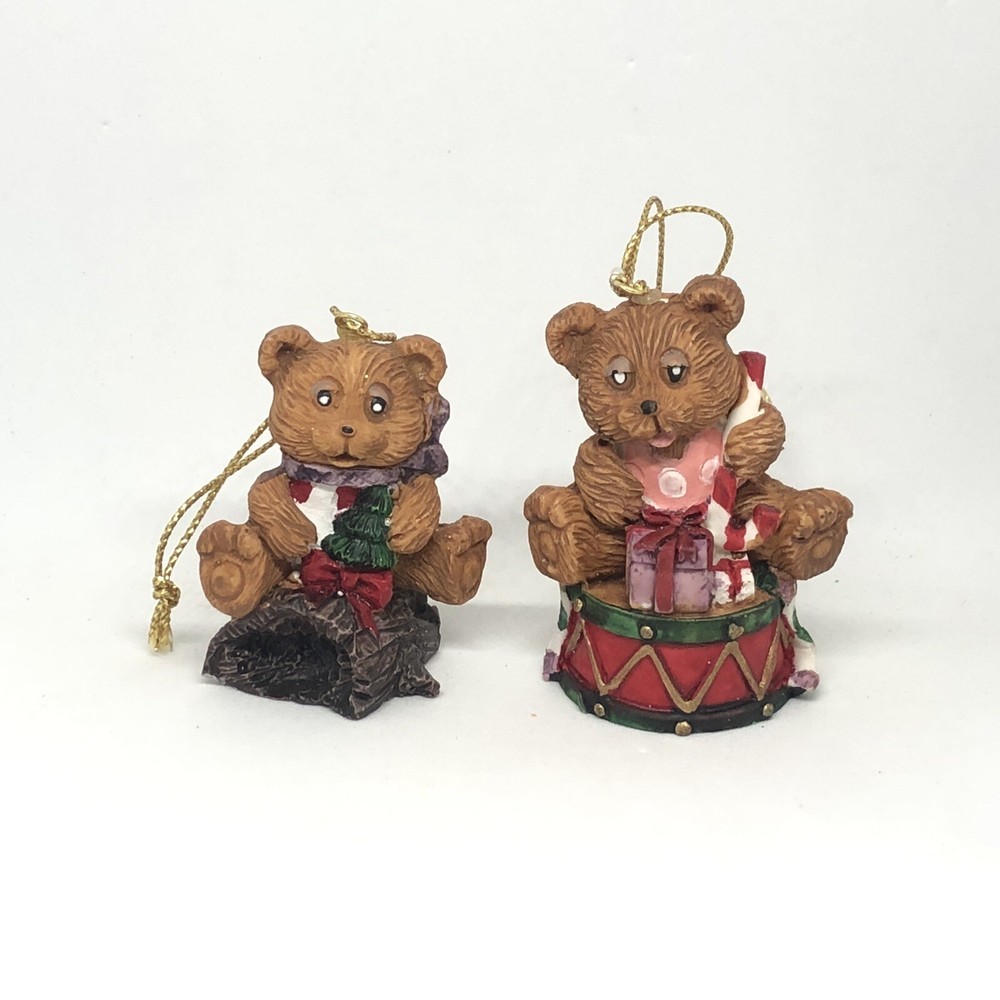 2-Piece Bear Christmas Ornament Set Sitting on Drum & Log with Tree 2