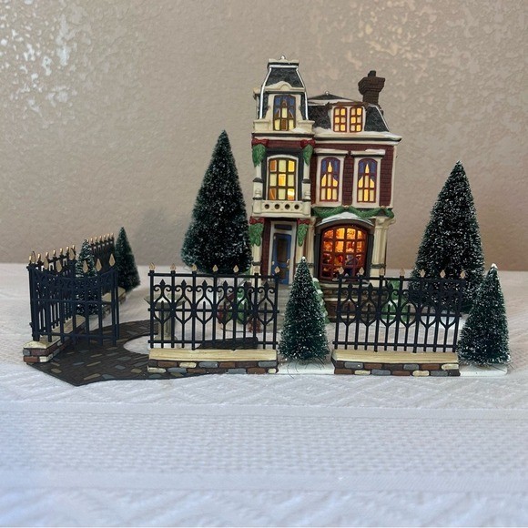 Department 56 Christmas Vintage 1999 Dicken' Village Set 