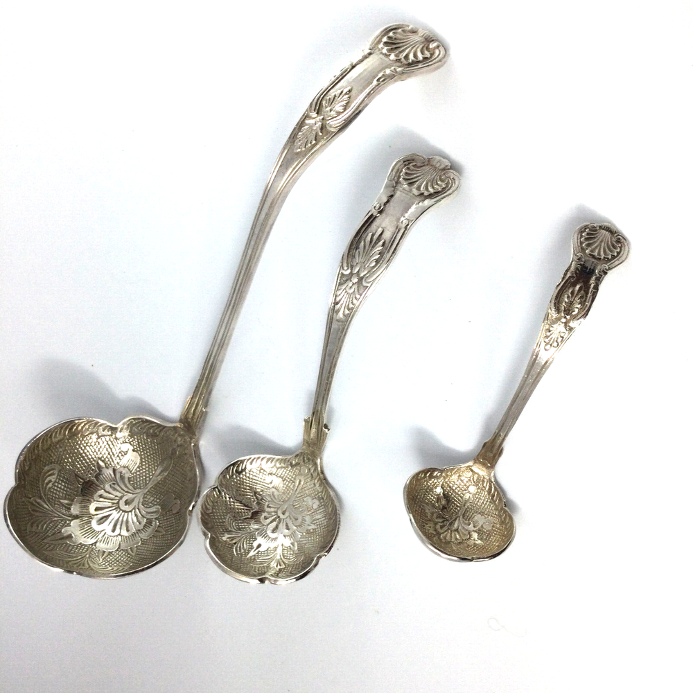 Set of 3 Ladles Serving Utensils Stainless Steel Scalloped Edges