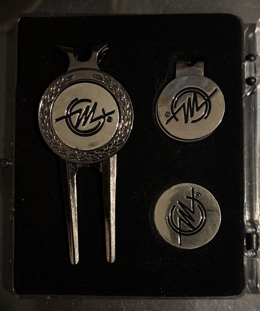 Motor City Casino Hotel Golf Ball Marker and Divot Tool Set with Magnetic Hat Clip