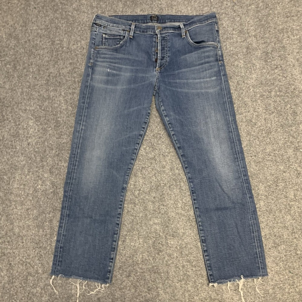 Women's COH Citizens of Humanity Emerson 32 Slim Boyfriend Distressed Denim Jeans for a Comfortable Stylish Look