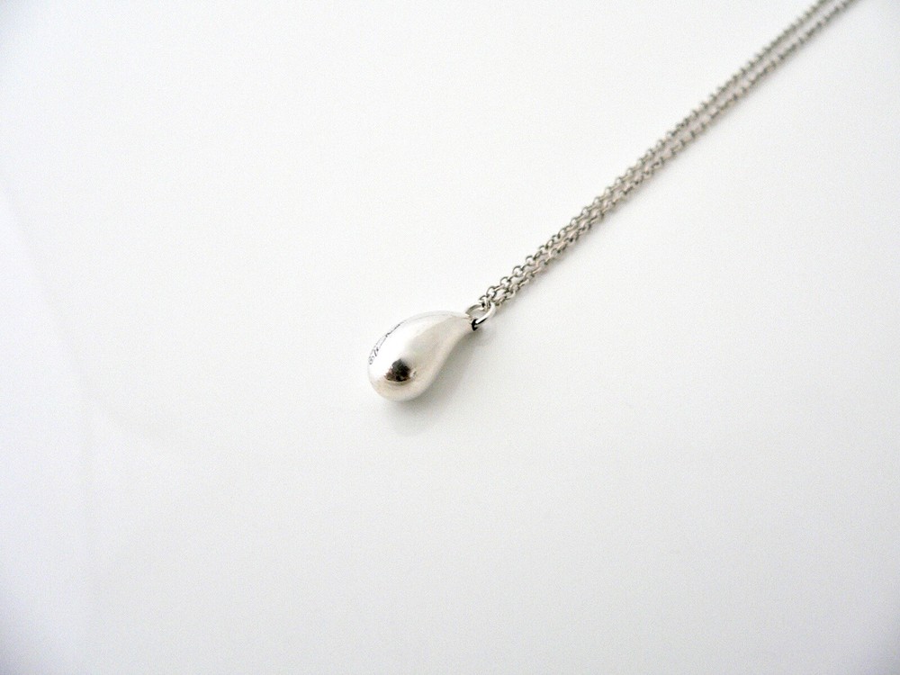 Tiffany & Co Teardrop Tear Necklace Pendant Charm Chain Gift Rare Peretti Silver