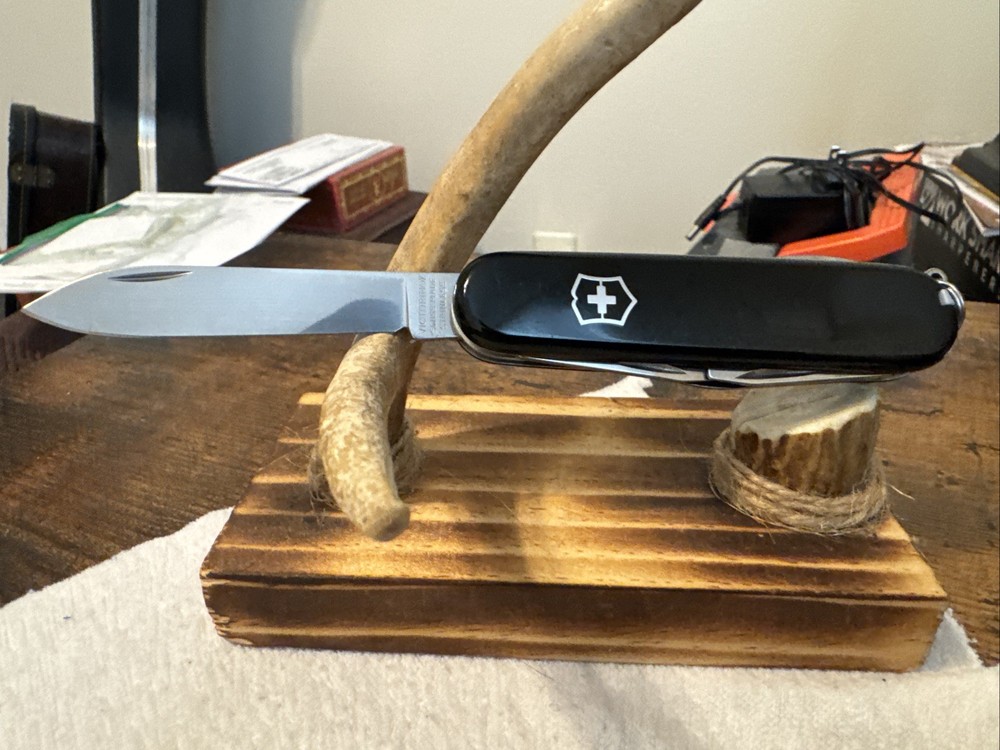 Victorinox 91mm Tinker Swiss Army Knife in Black with 15 Functions