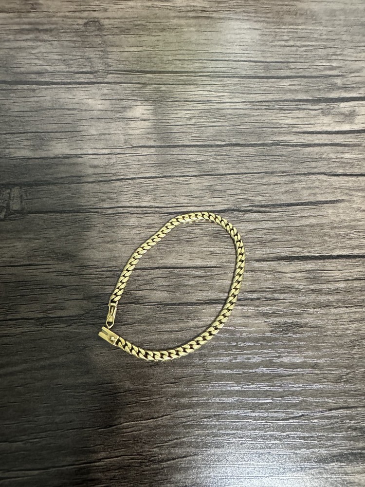 18K Solid Yellow Gold Bracelet: Excellent condition Not Scrap Metal: 18 grams.