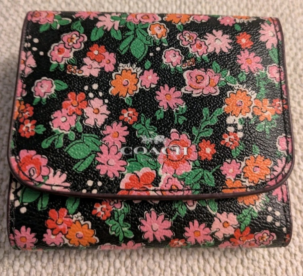 COACH Floral Posey Cluster Wallet in Excellent Condition