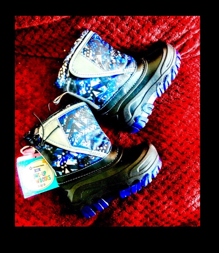Members Mark Kids Light Up Insulated Snow Boots size 9/10(7