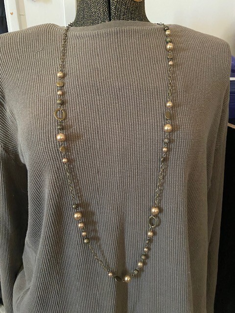 Paparazzi Medallion Marvel Copper Necklace W/Matching Earrings