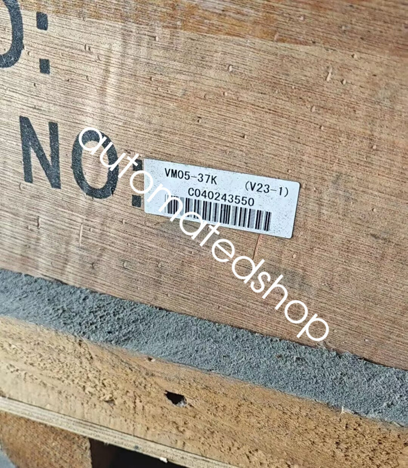 1Pcs New VM05-37K frequency converter Shipping DHL or FedEX