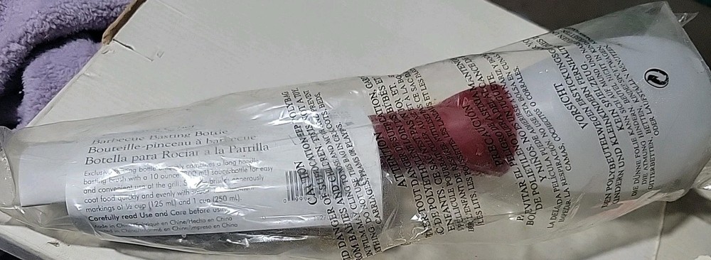 Pampered Chef BBQ Basting Bottle 2704 with Sauce Brush for Grilling