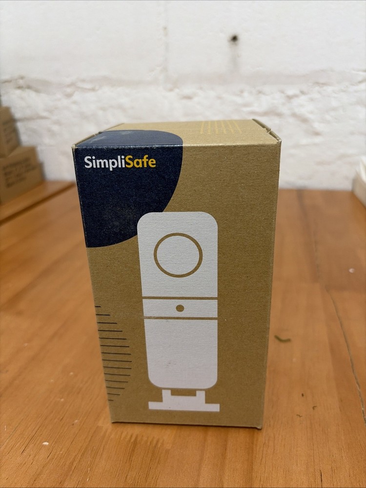 SimpliSafe Smart Alarm Wireless Indoor Security Camera CM006 Brand New