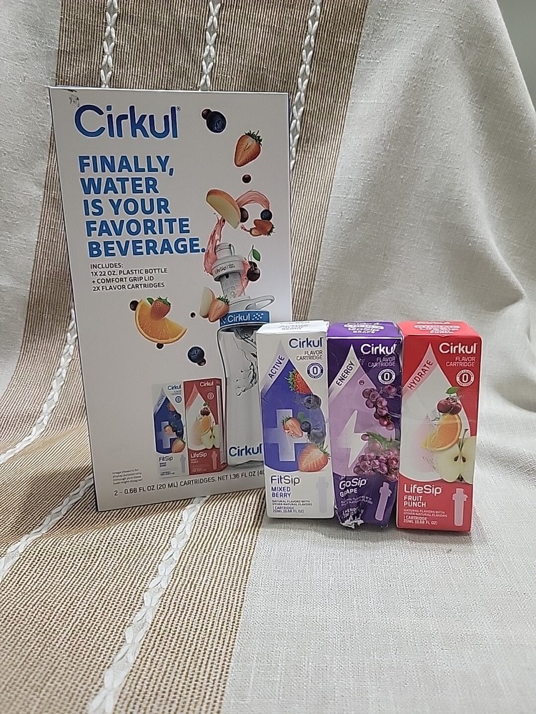Cirkul Plastic Water Bottle Starter Kit with Blue Lid 22Oz & 5 Flavor Cartridges