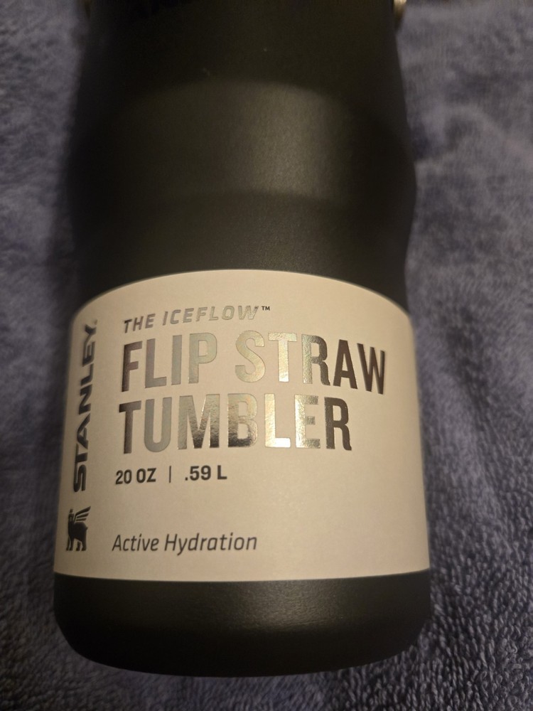 STANLEY IceFlow Flip Straw Tumbler 20oz in Fog