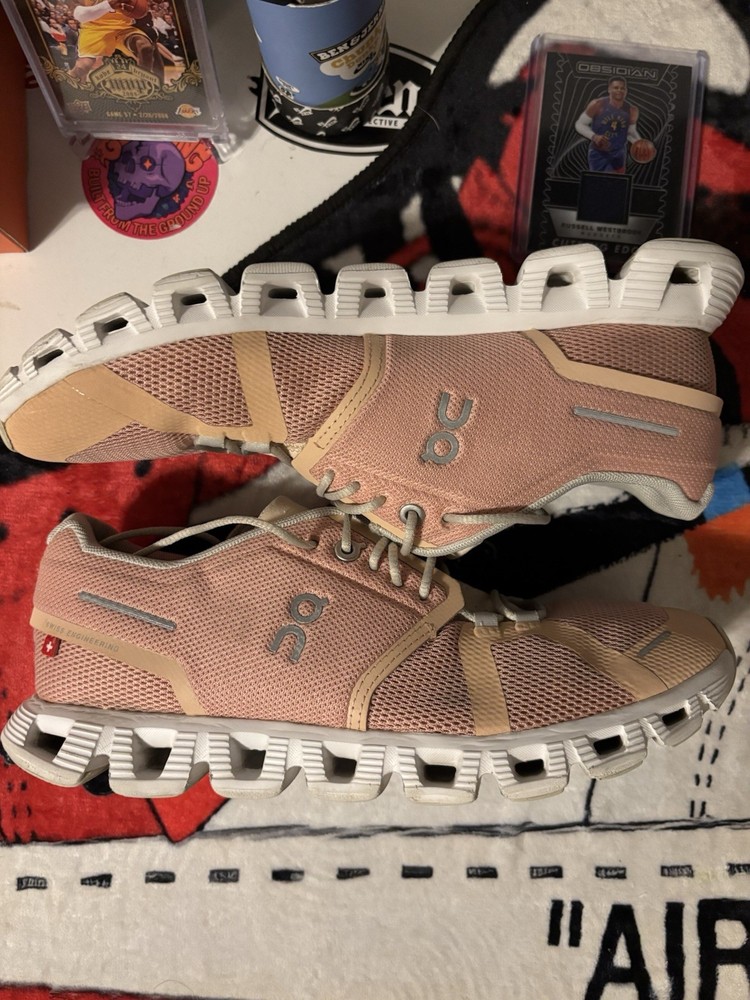 On Cloud Rose Shell Size 8 Women’s