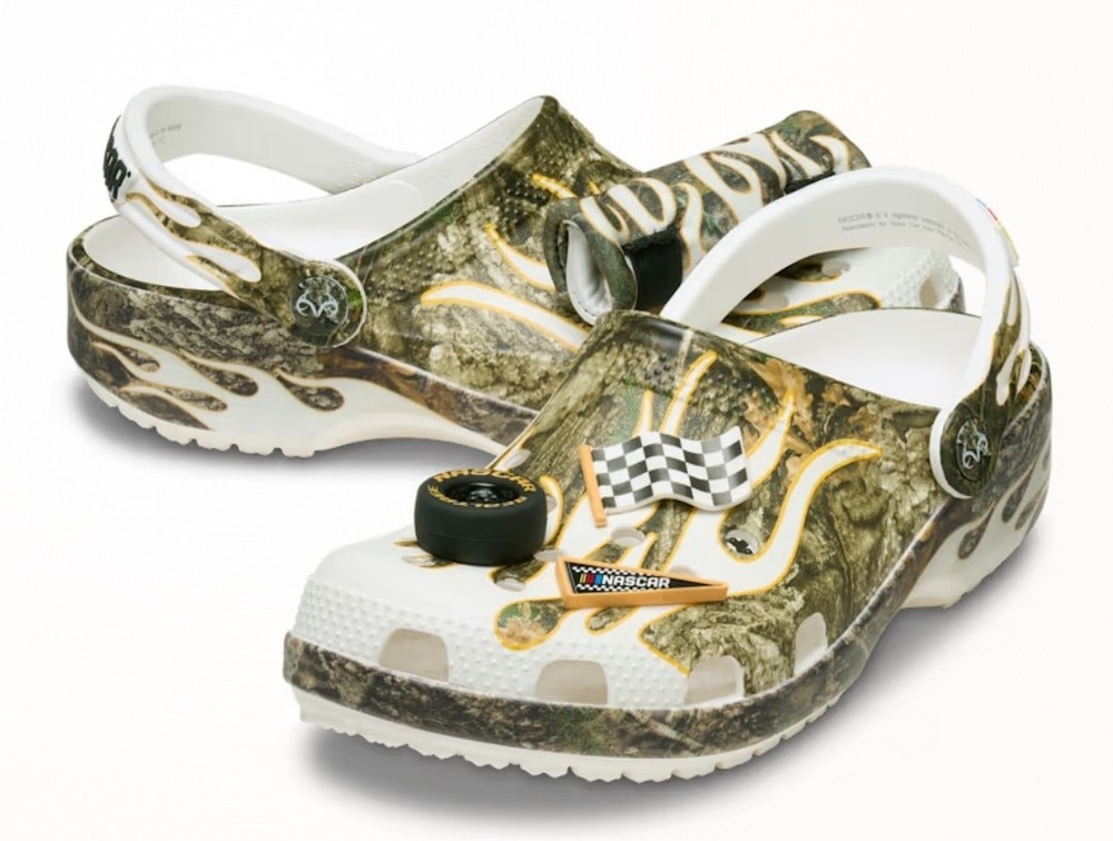NASCAR Realtree Camo Sandal Clogs with Jibbitz Size 13 210827-90H