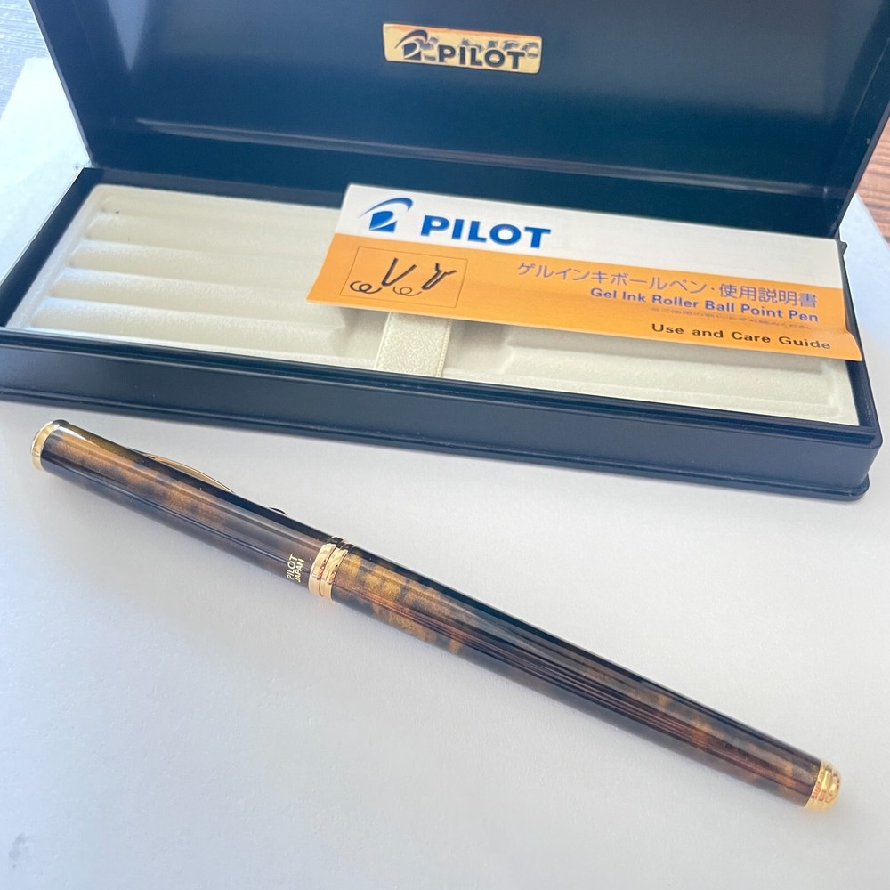 Pilot Hi-Tec-C Ballpoint Pen Cavalier 0.4mm Black & Brown  deadstock