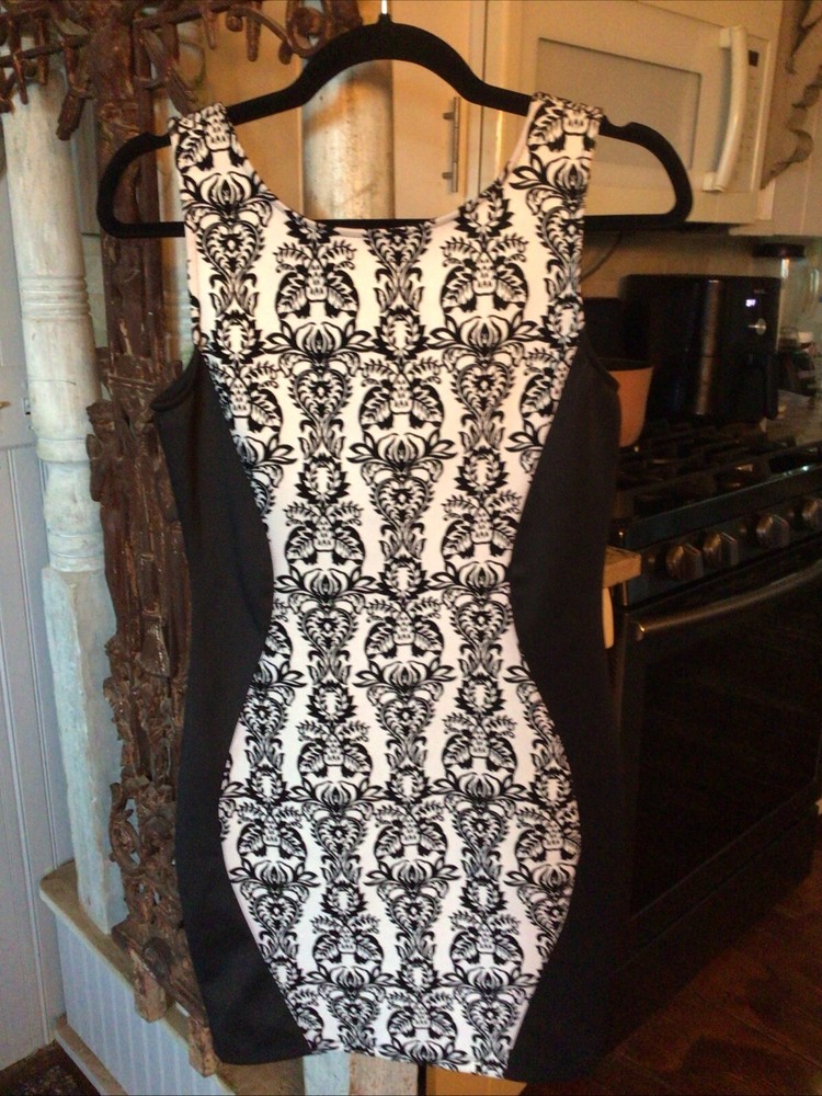 BODY CENTRAL Black and White Sleeveless Stretch Bodycon Dress Size Medium sexy