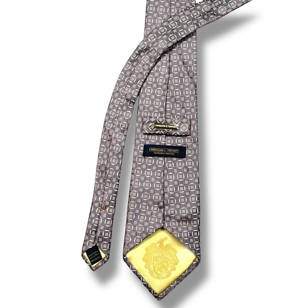 Donald J Trump Signature Silk Tie Beige Geometric Gold Bar 60x4 Inches