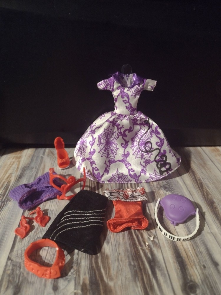 2012 Monster High Operetta Deluxe Fashion Pack with Detailed Description