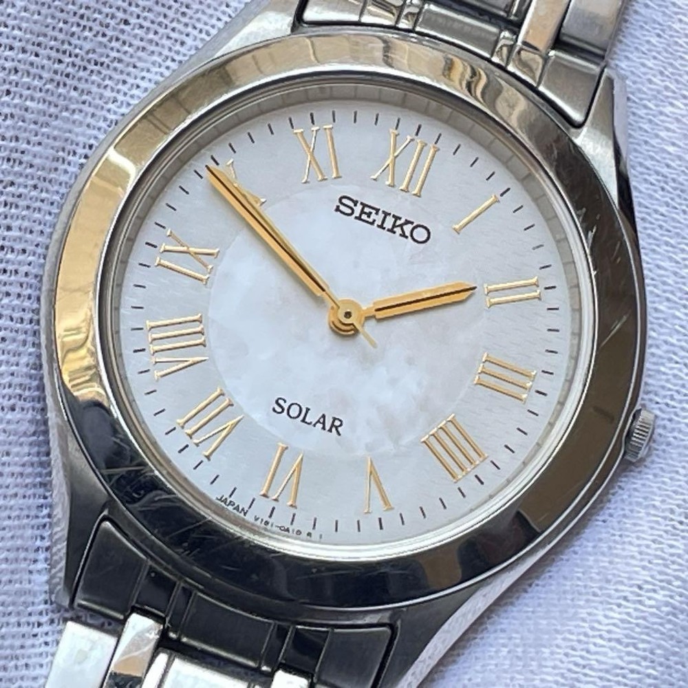 Seiko Solar V181-0A10 Mens Watch with Mop Dial Quartz Movement