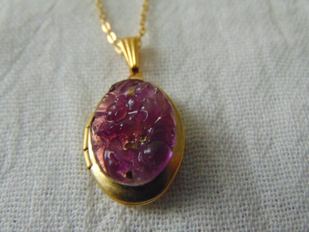 vintage faux purple jade locket pendant necklace