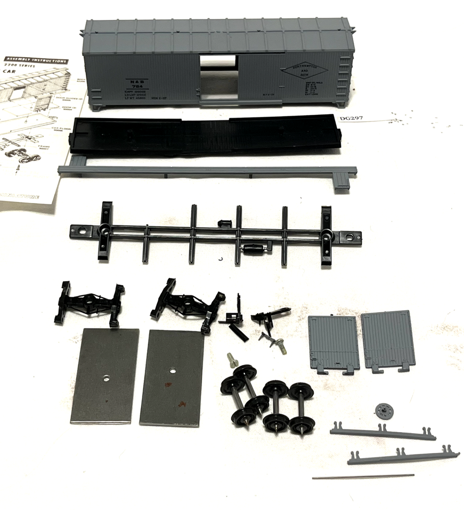 Train Miniature Northampton  And Bath 784 40' Boxcar New - Unassembled DG297