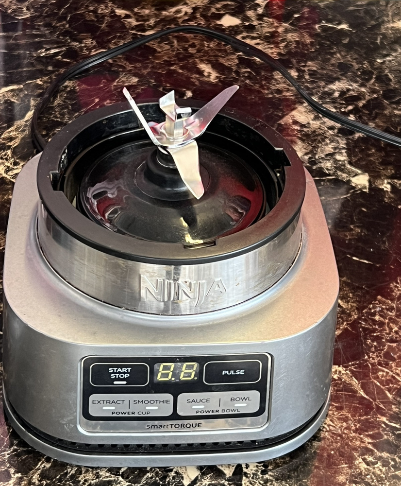 Ninja Foodi Power Nutri Duo 4-Speed Personal Blender 120V in Black