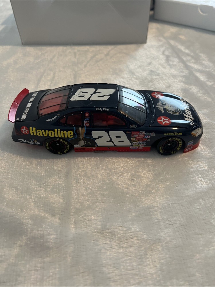 #28 Ricky Rudd 1:24 Diecast Car U.S. Marines NASCAR Limited 1/3000 Action 2000