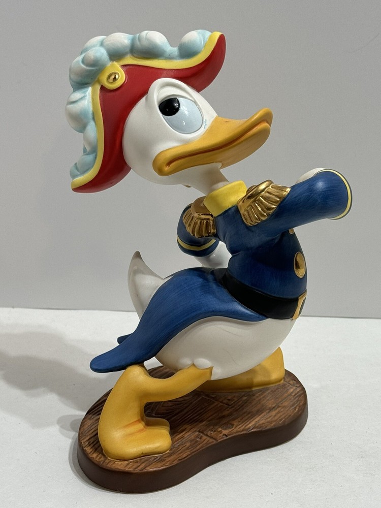 WDCC Sea Scouts 1994 Disney's Admiral Donald Duck Members Only Annual Sculpture