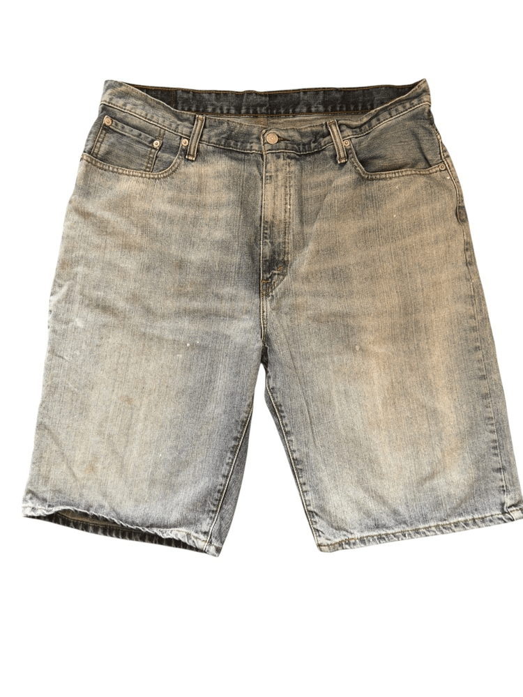 Levis 569 Loose Fit Medium Wash Shorts  ***Item: 0587