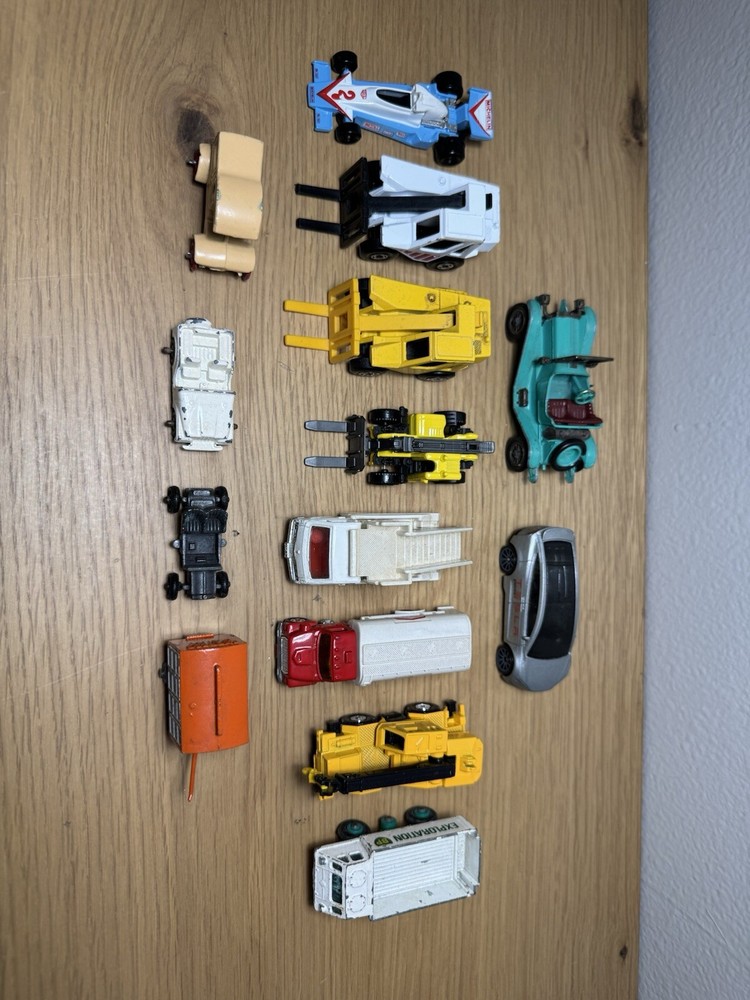 Toy Car Lot (14) Matchbox, Tomica, Tadano, Hot wheel, Mini.