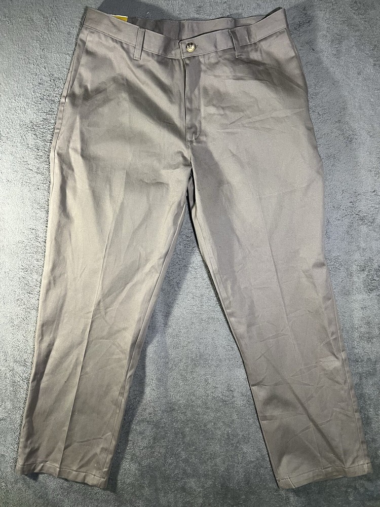 NWT Lee Men's Relaxed Fit Stain Resistant Flat Front Tan Pants 36x30 Norm core