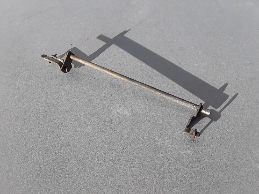 1981 Mercedes W123 240D Manual Throttle Linkage Rod OEM Genuine Part