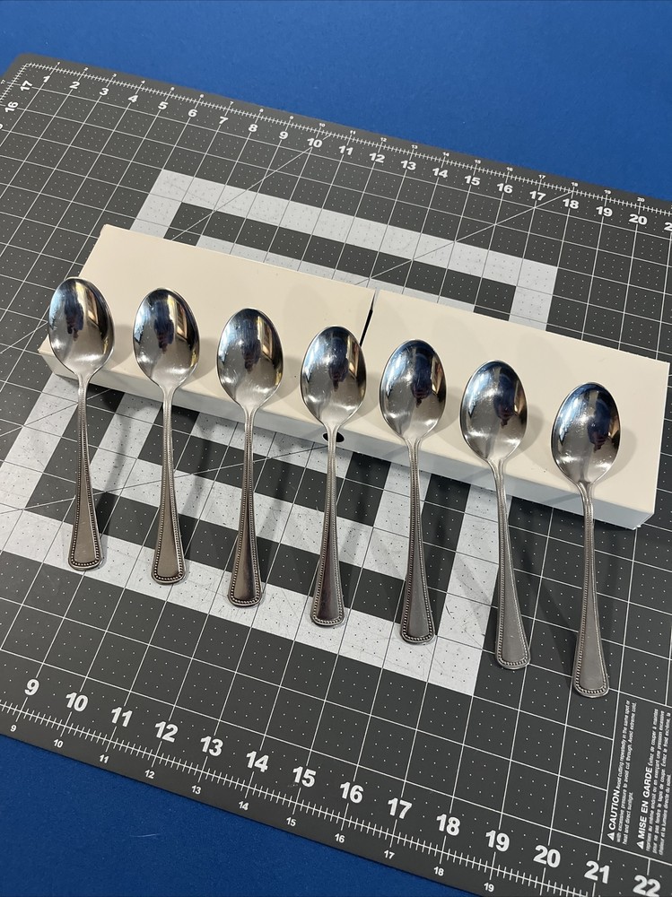 Oneida Ltd Needlepoint Beaded Artistry (7) Oval  Soup Spoons Stainless Flatware