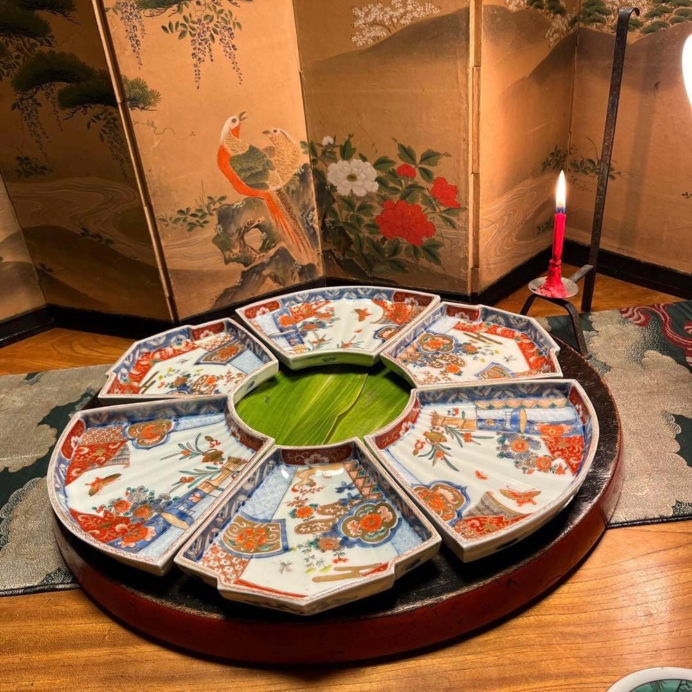 Japanese Kutani Ware A831 Old Imari finest dyed nishikide chrysanthemum and butt