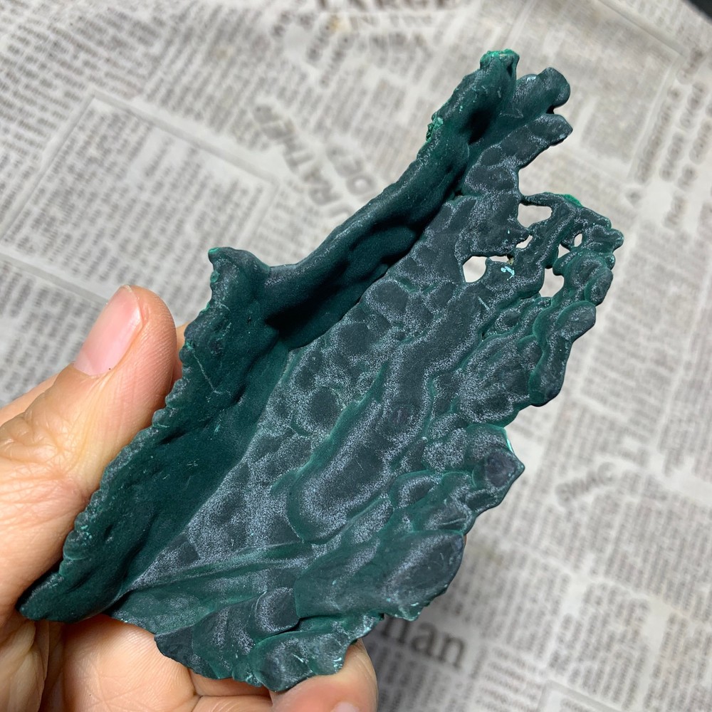 85g   Natural malachite velvet quartz crystal luster mineral specimen