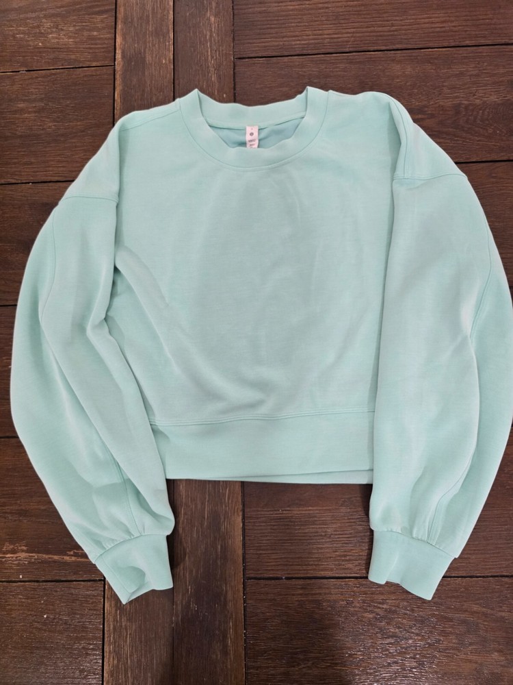 Lululemon Womens Oversized cropped Sweater size 6 logo on back teal