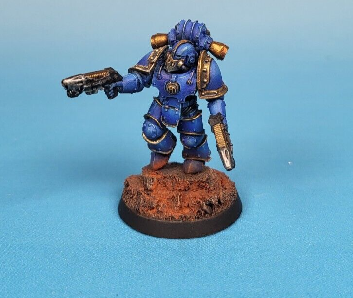 Professionally Painted WARHAMMER 40K Ultramarine moritat