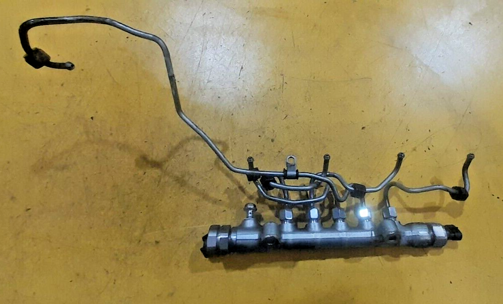 OEM 2012-2017 Mazda CX-5 2.2L Diesel 150HP Sport Fuel Injection Rail