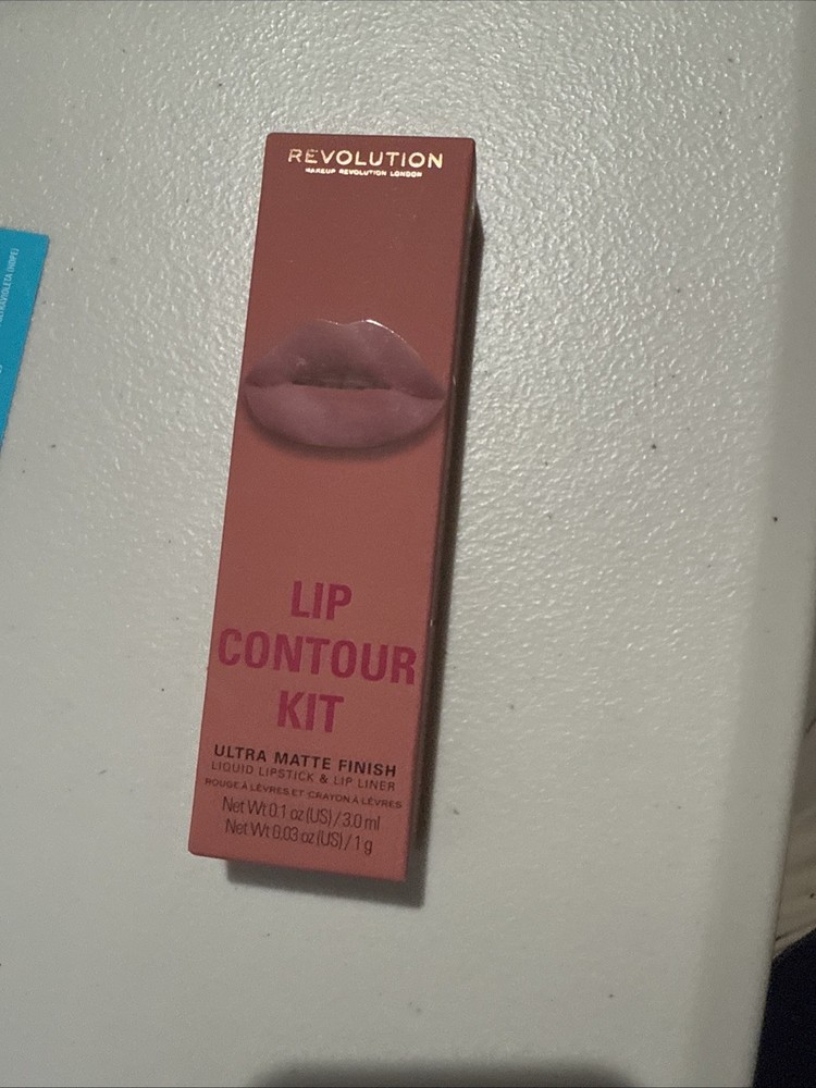 Revolution Lip Contour Kit Ultra Matte Finish Liquid Lipstick+ Lip Liner Brunch