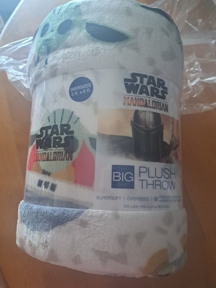 NEW🔥Star Wars Oversized Supersoft Printed Plush Throw by The Big One 5ft x 6ft