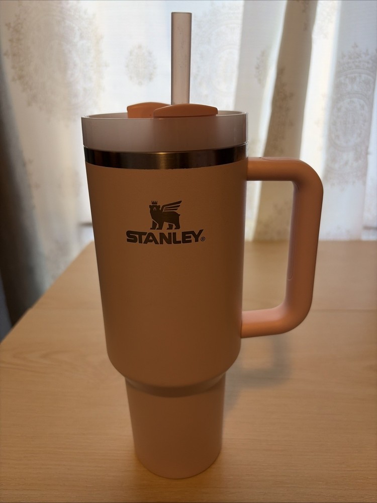 Stanley The Quencher H2.0 Flowstate™ Tumbler 40oz Bloom