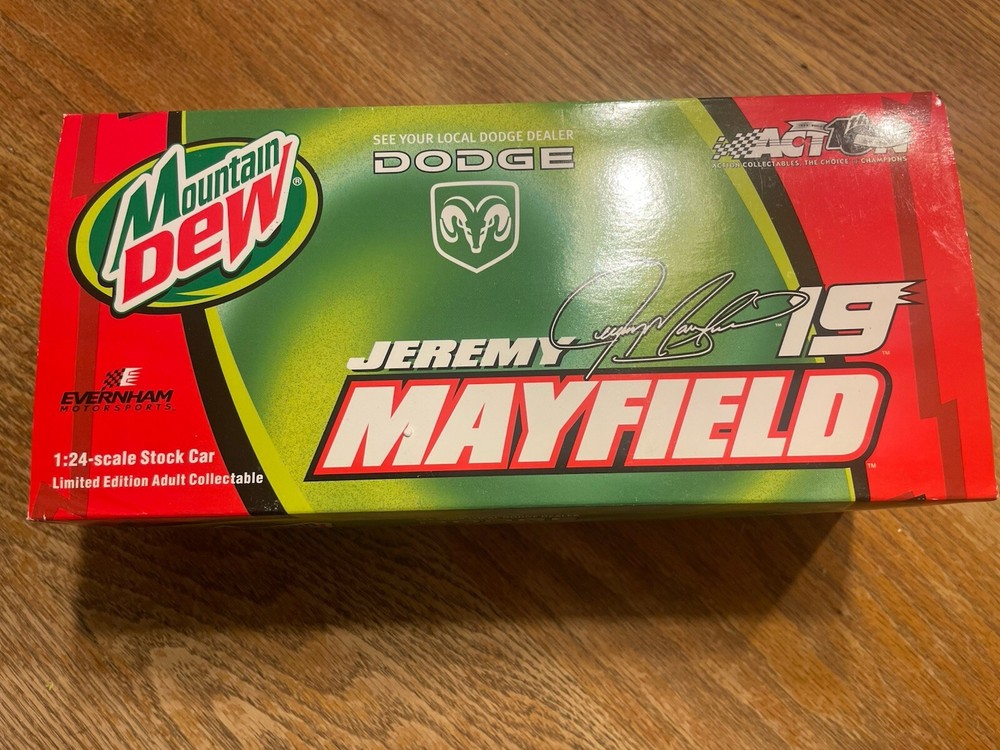 Jeremy Mayfield 2002 Dodge Intrepid 1:24 Scale NASCAR Bank Dodge Dealers Mountain Dew